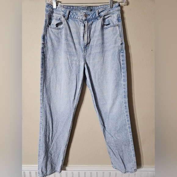 American Eagle Outfitters Denim - American Eagle Faded Style Strigid Denim Jeans Size 12